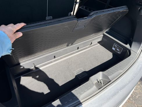 Used 2019 Honda Pilot Touring image 17