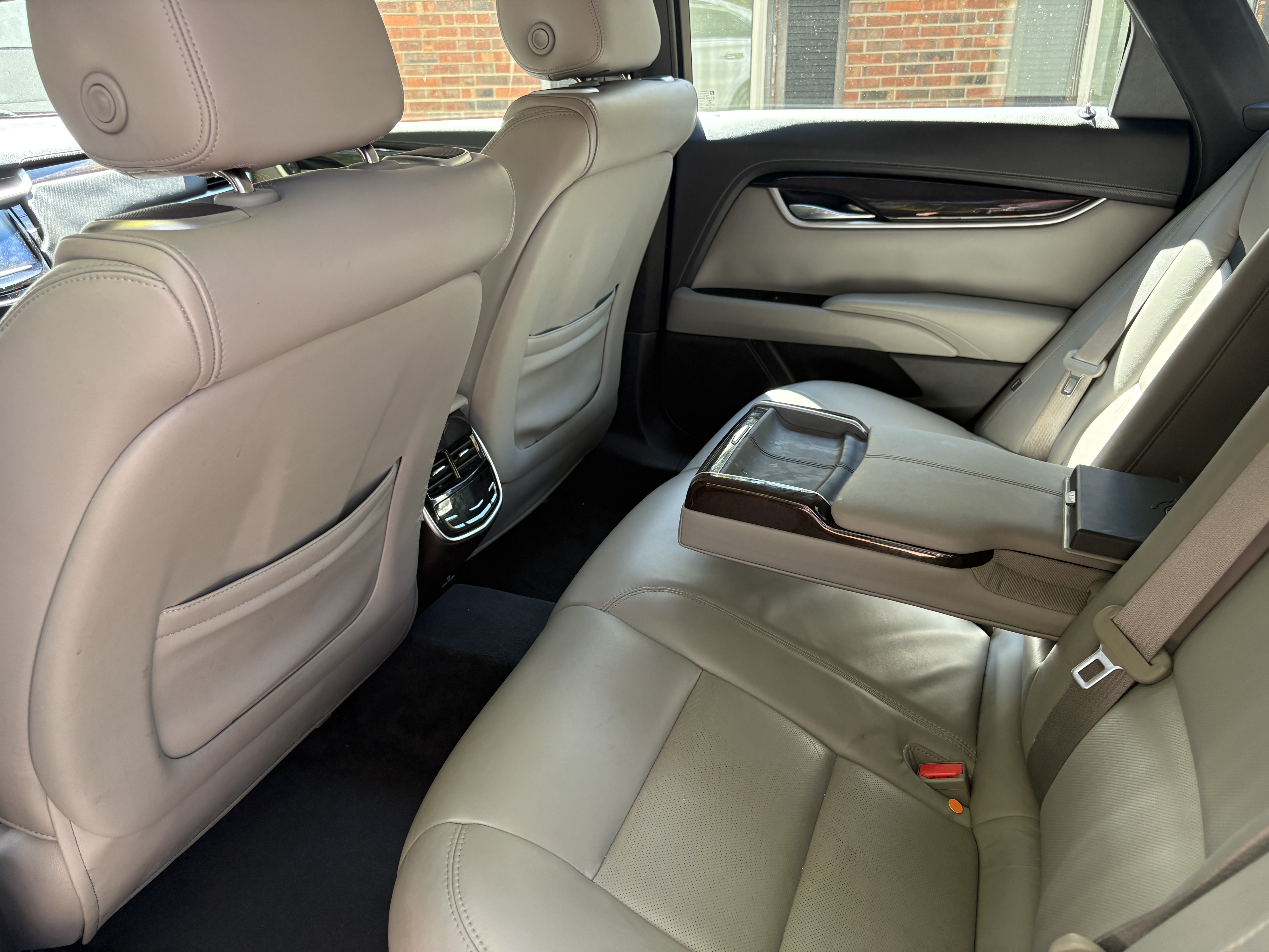 Used 2015 Cadillac XTS Premium FWD image 11