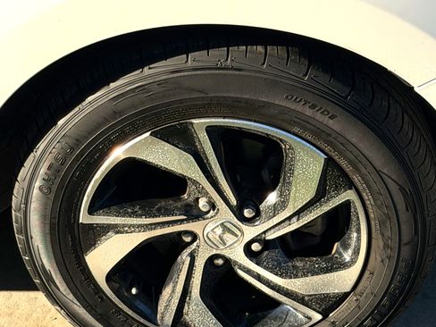 Used 2017 Honda Accord LX image 10