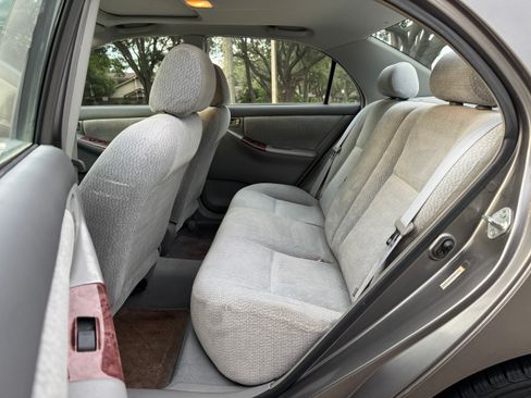 Used 2004 Toyota Corolla LE FWD image 10