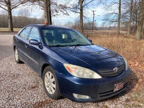 Used 2004 Toyota Camry XLE image 5