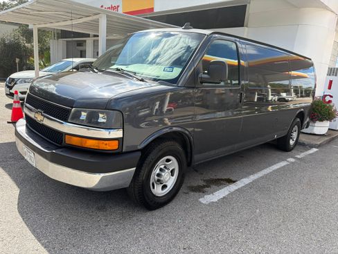 Used 2016 Chevrolet Express 2500 Extended image 8