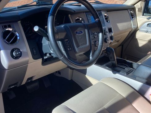 Used 2017 Ford Expedition EL XLT image 6