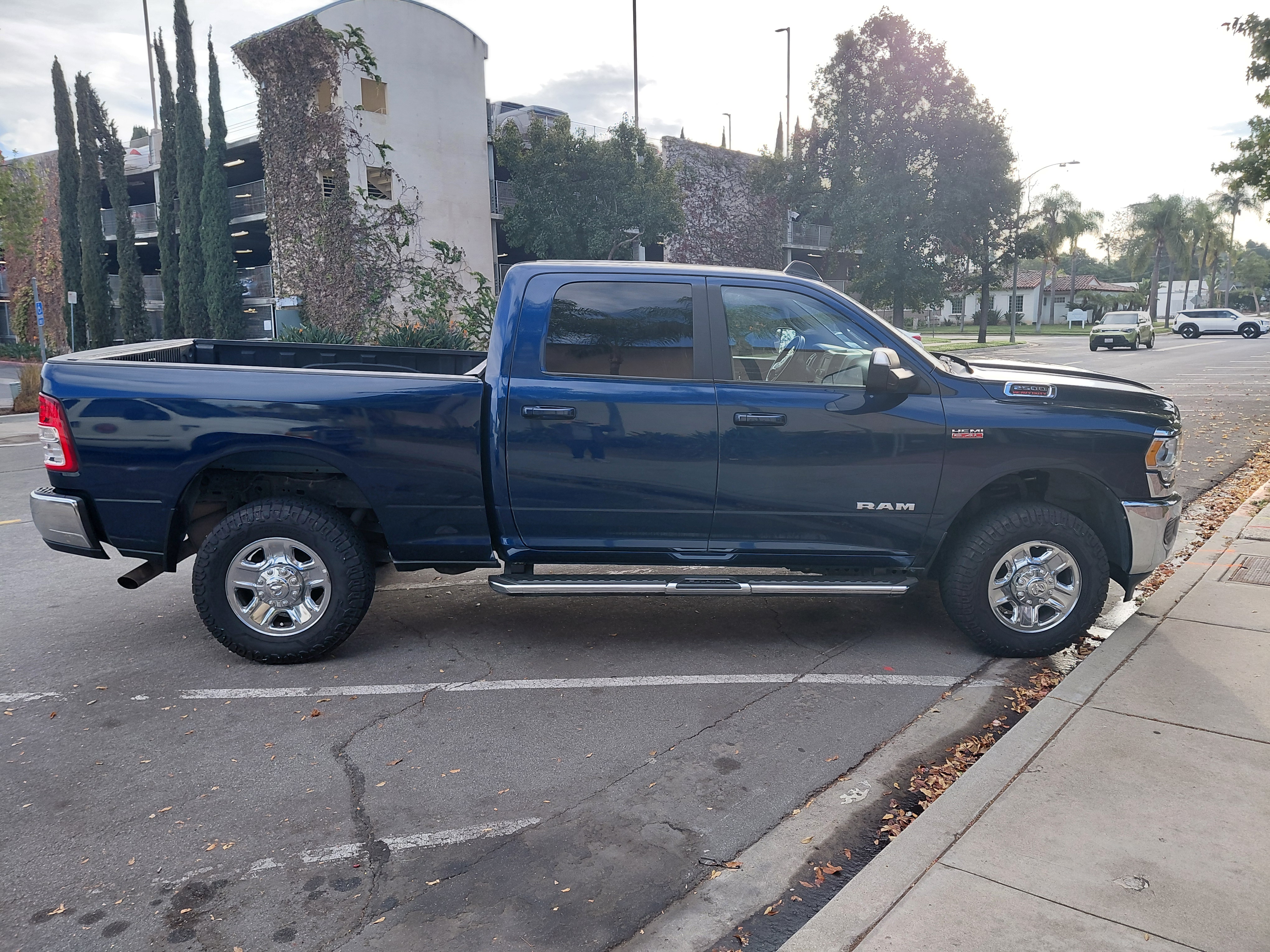 Used 2020 RAM 2500 Big Horn AWD/4WD image 5