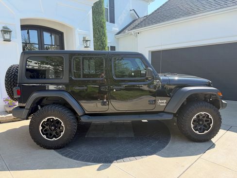Used 2020 Jeep Wrangler Unlimited Sport S AWD/4WD image 2