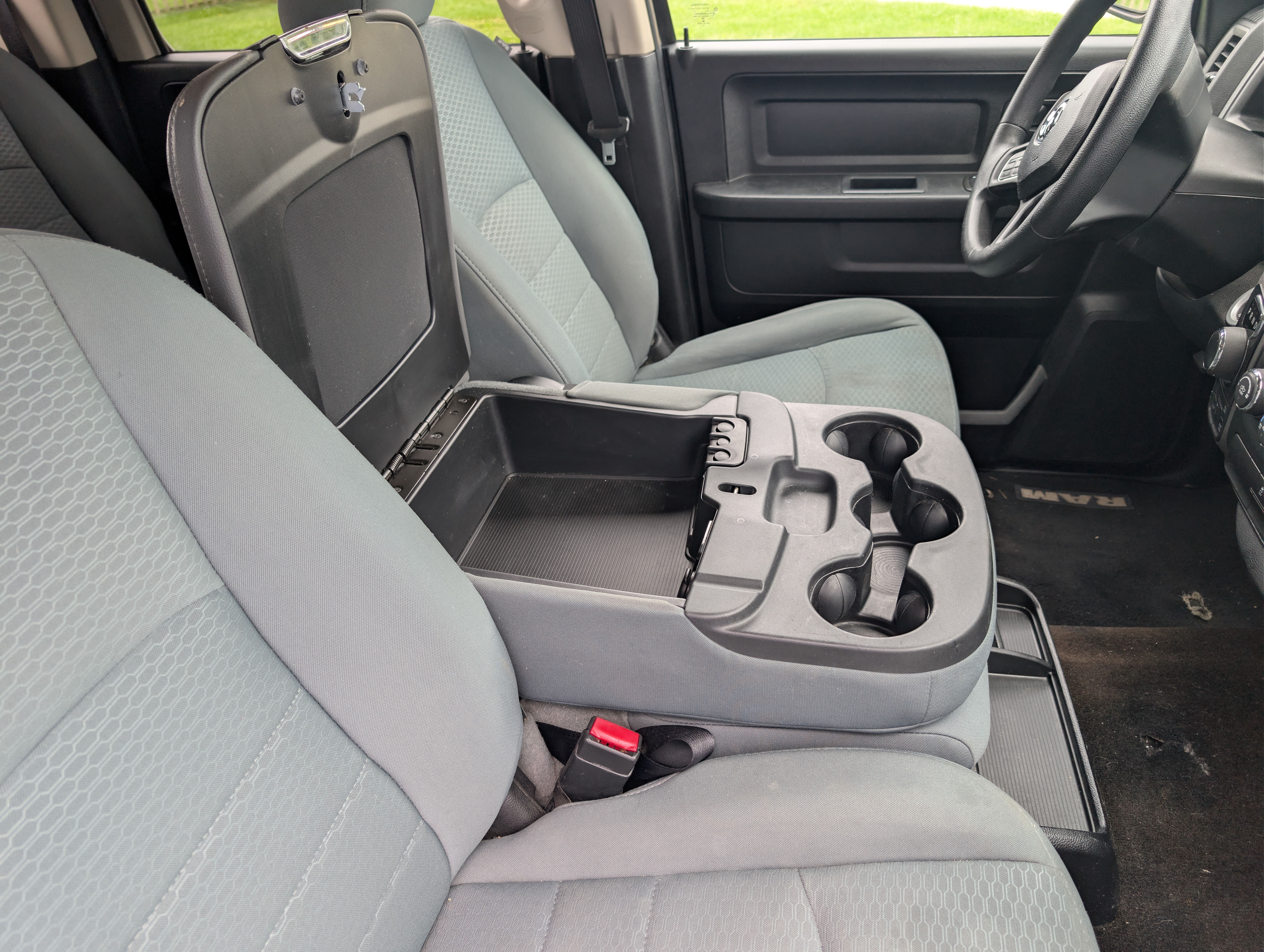 Used 2014 RAM 1500 ST AWD/4WD image 31