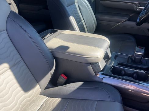 Used 2024 Chevrolet Silverado 1500 ZR2 w/ Technology Package image 11