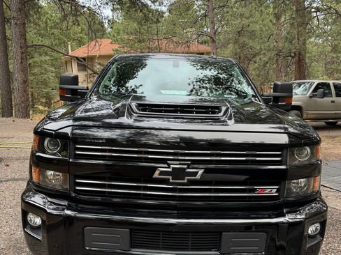 Used 2017 Chevrolet Silverado 2500 LT w/ Midnight Edition image 5