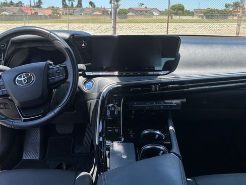 Used 2021 Toyota Mirai w/ Advanced Technology Package RWD image 12