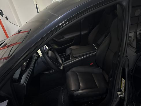 Used 2024 Tesla Model S image 4