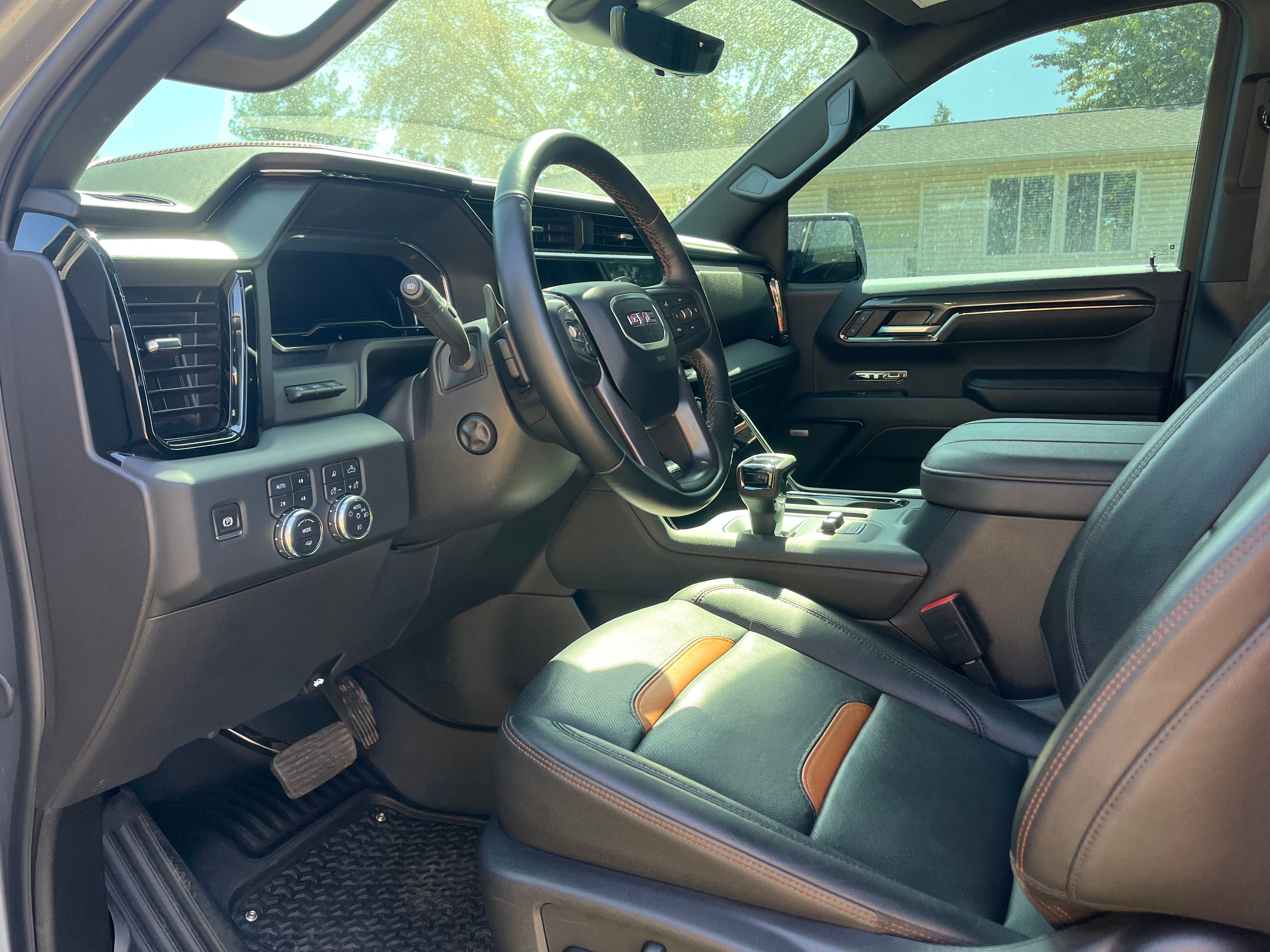 Used 2024 GMC Sierra 1500 AT4 w/ Technology Package AWD/4WD image 13