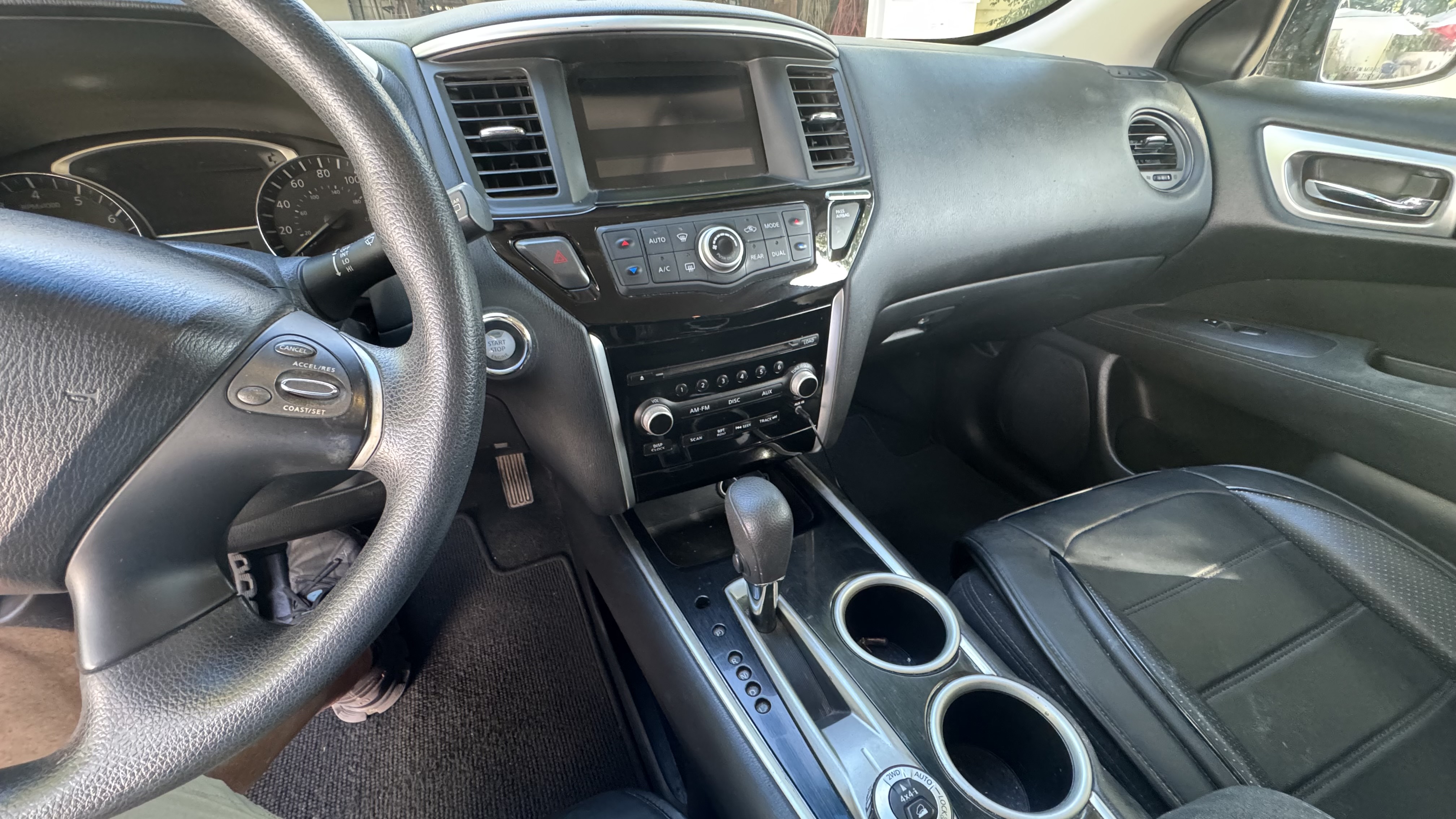 Used 2015 Nissan Pathfinder S FWD image 19