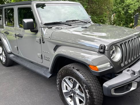 Used 2020 Jeep Wrangler Unlimited Sahara w/ Dual Top Group AWD/4WD image 2