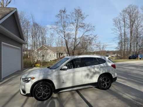 Used 2018 BMW X1 xDrive28i image 5