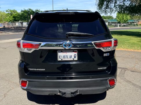 Used 2015 Toyota Highlander Limited Platinum image 5
