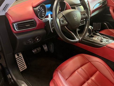 Used 2017 Maserati Levante S image 32