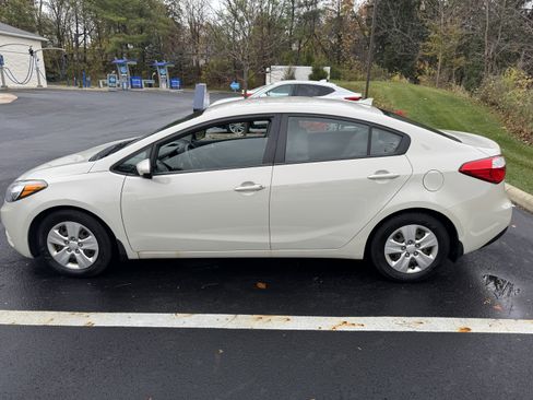 Used 2015 Kia Forte LX image 8