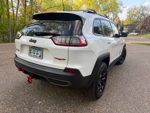 Used 2020 Jeep Cherokee Trailhawk w/ Comfort/Convenience Group AWD/4WD image 11