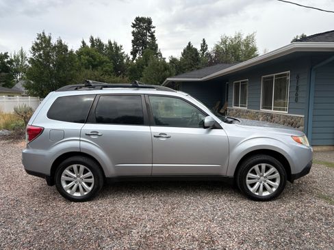 Used 2013 Subaru Forester 2.5X Premium image 11