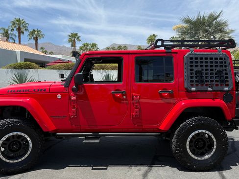 Used 2015 Jeep Wrangler Unlimited Rubicon AWD/4WD image 1