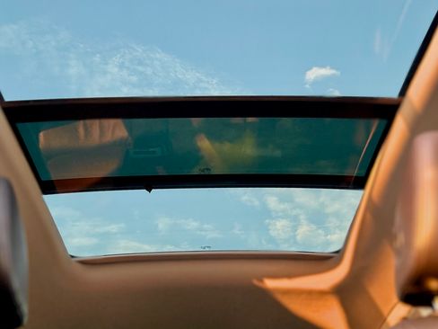 Used 2017 Volkswagen Tiguan SEL image 32