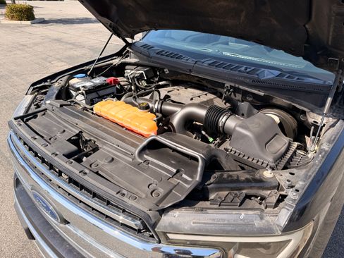Used 2018 Ford F150 XLT w/ Equipment Group 301A Mid RWD image 15