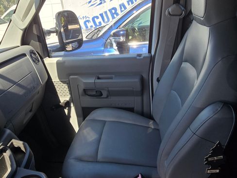 Used 2013 Ford E-150 and Econoline 150 image 9