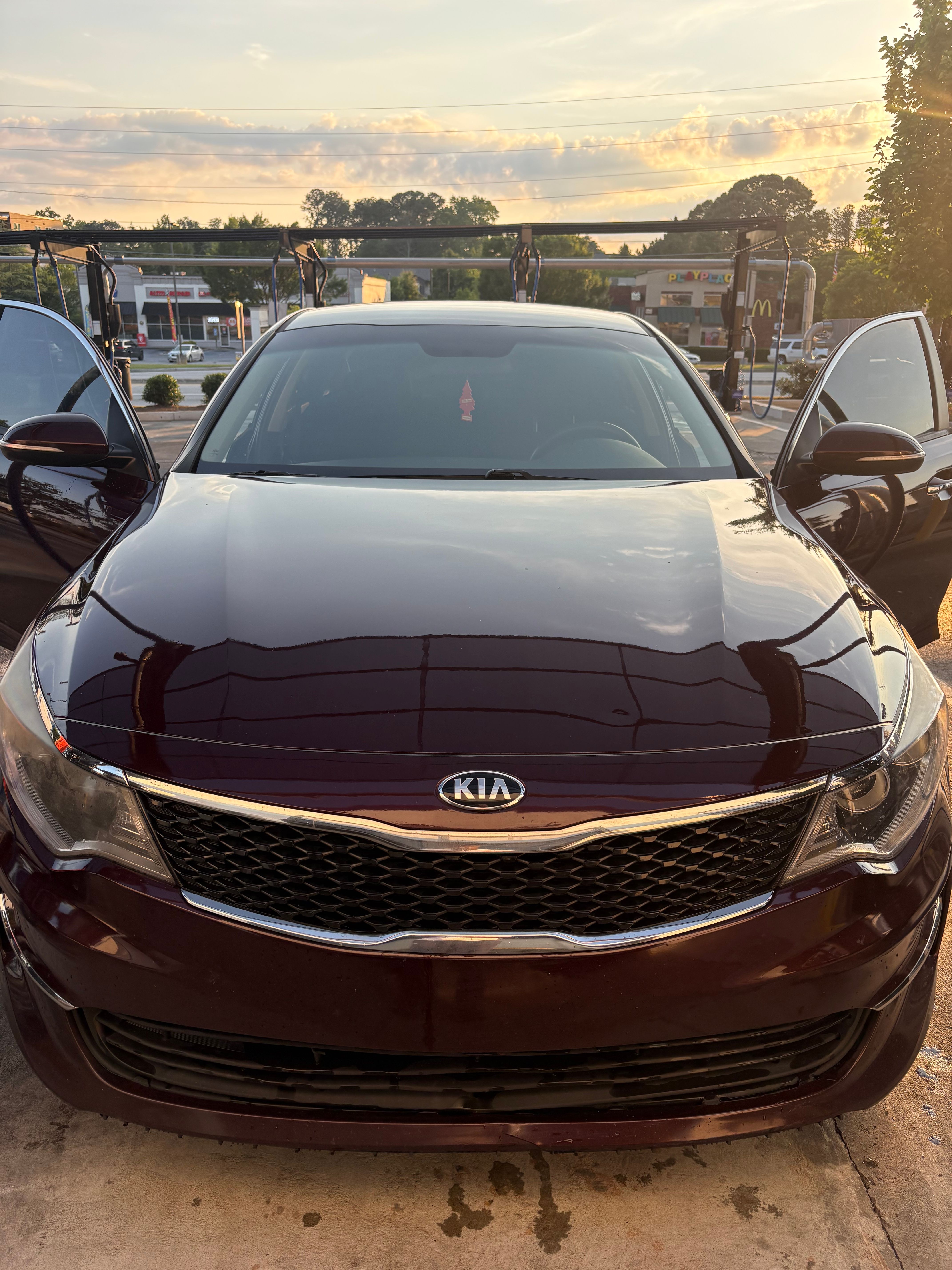 Used 2018 Kia Optima LX FWD image 1