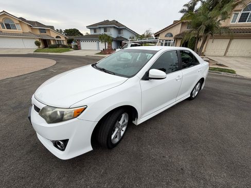Used 2014 Toyota Camry SE image 17
