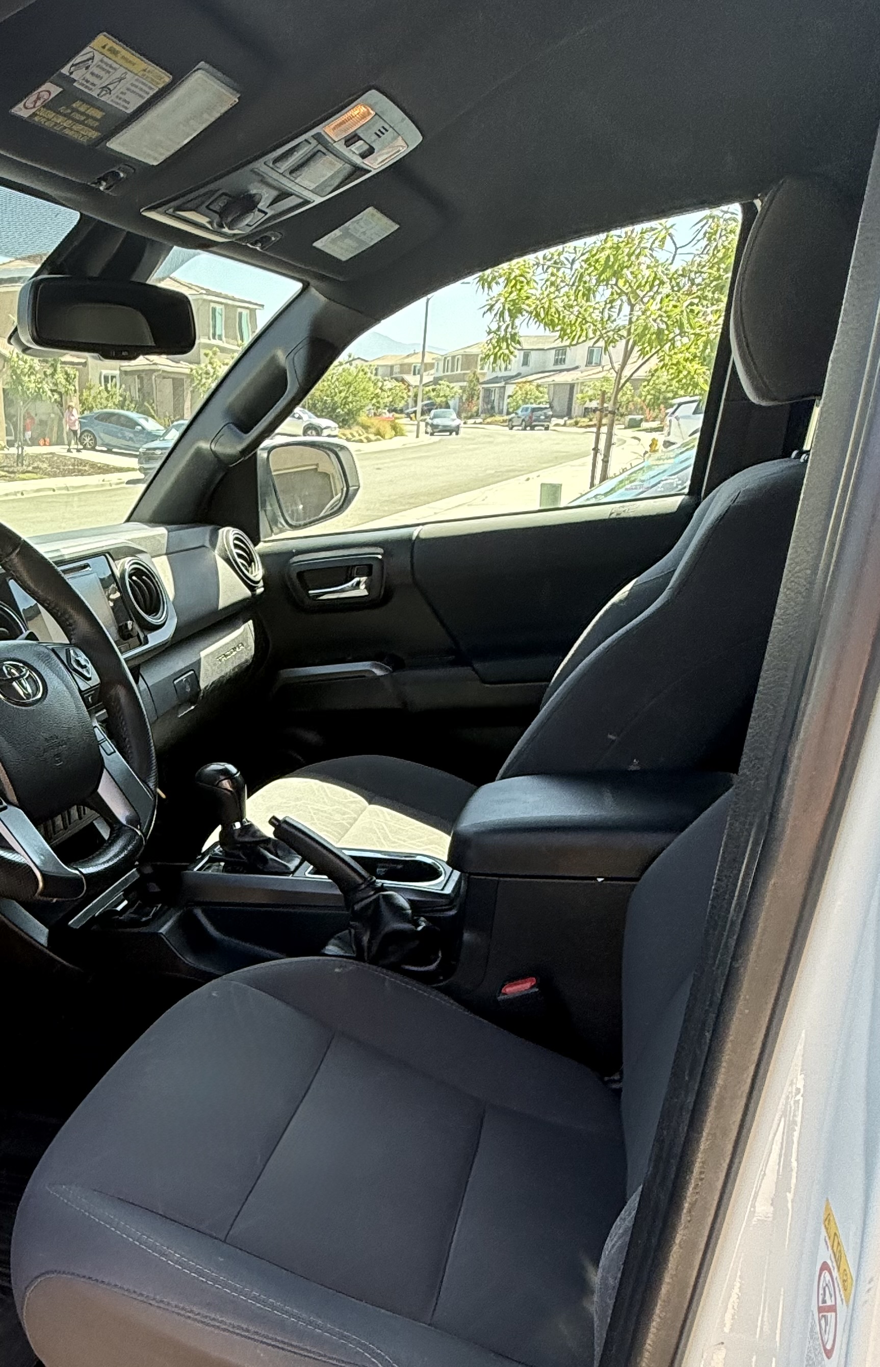 Used 2019 Toyota Tacoma TRD Off-Road w/ Technology Package AWD/4WD image 5
