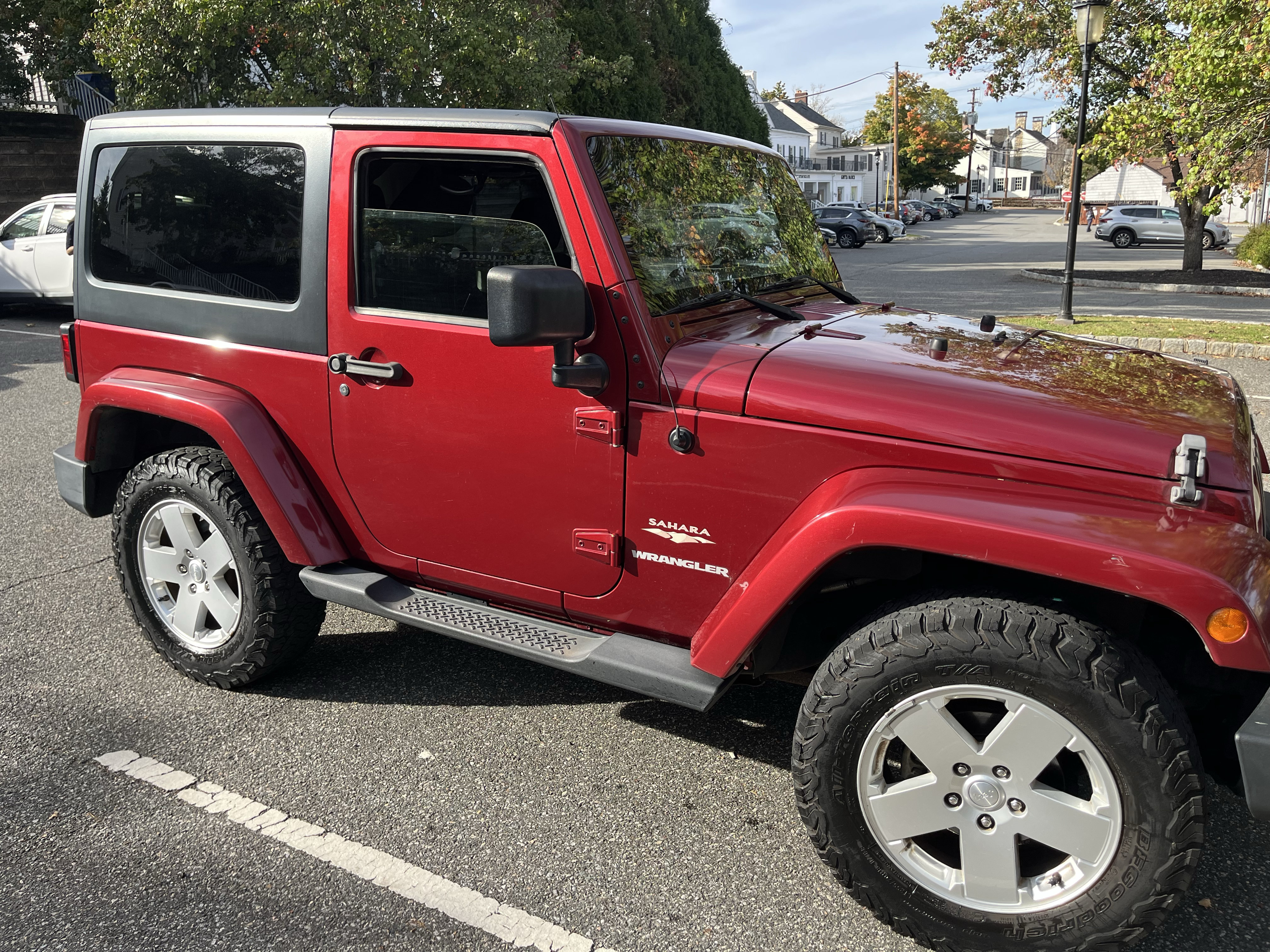 Used 2012 Jeep Wrangler Sahara w/ Connectivity Group AWD/4WD image 2