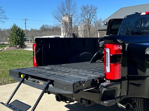 Used 2024 Ford F350 Limited image 27