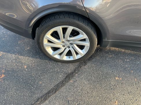 Used 2017 Land Rover Discovery HSE Luxury image 32