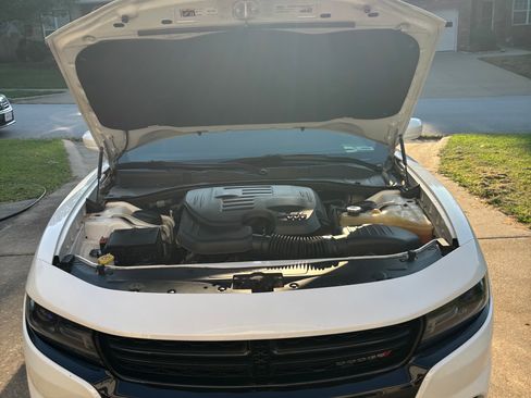 Used 2015 Dodge Charger SXT RWD image 29