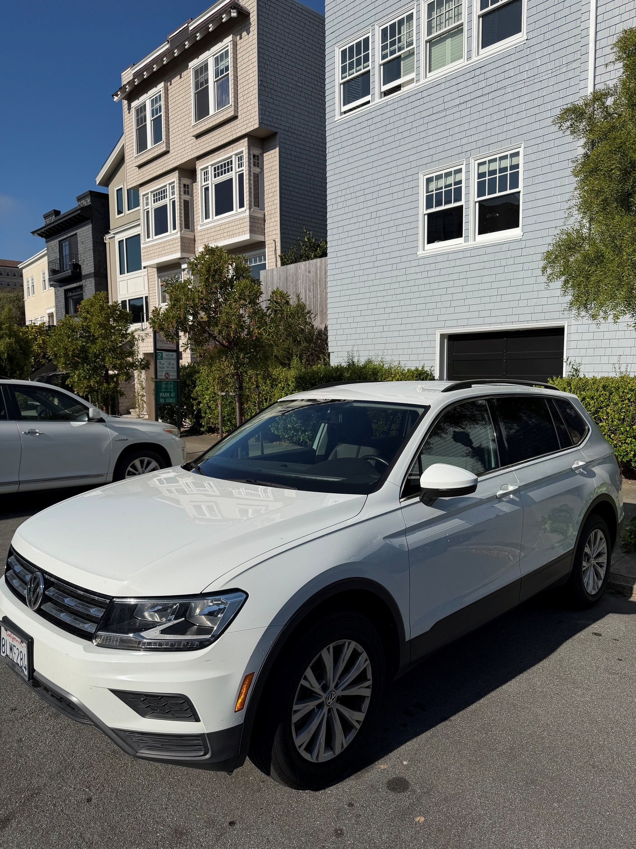 Used 2019 Volkswagen Tiguan SE FWD image 2