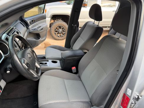 Used 2012 Toyota Tacoma PreRunner w/ SR5 Pkg image 6