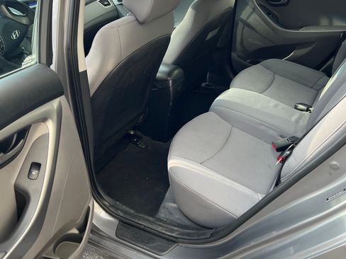 Used 2013 Hyundai Elantra GLS image 12