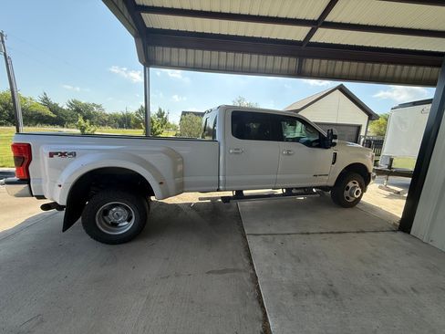 Used 2019 Ford F350 Lariat w/ Lariat Ultimate Package AWD/4WD image 5