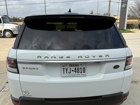 Used 2017 Land Rover Range Rover Sport SE image 6