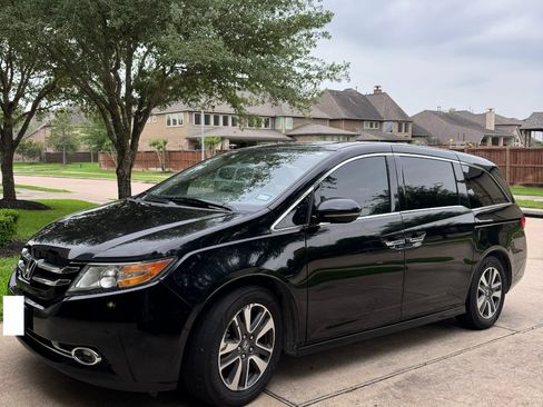Used 2015 Honda Odyssey Touring Elite image 8