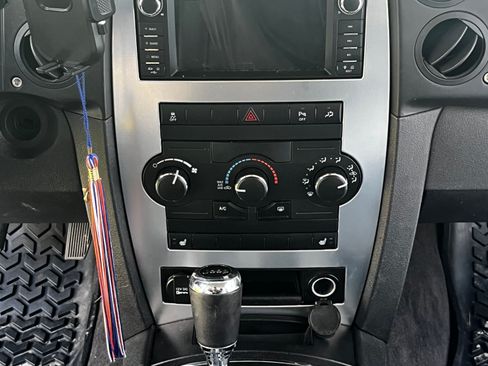 Used 2010 Jeep Commander Sport w/ Sun/Sound Group AWD/4WD image 19