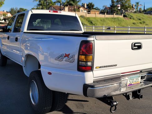 Used 2007 Chevrolet Silverado 3500 LT w/ Heavy-Duty Power Package image 10