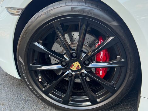 Used 2018 Porsche 718 Cayman image 10