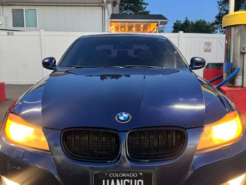 Used 2011 BMW 328i xDrive Sedan AWD/4WD image 4