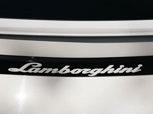 Used 2021 Lamborghini Urus image 12