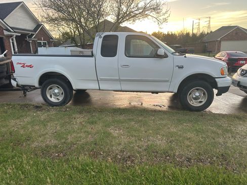 Used 1999 Ford F150 4x4 SuperCab image 2