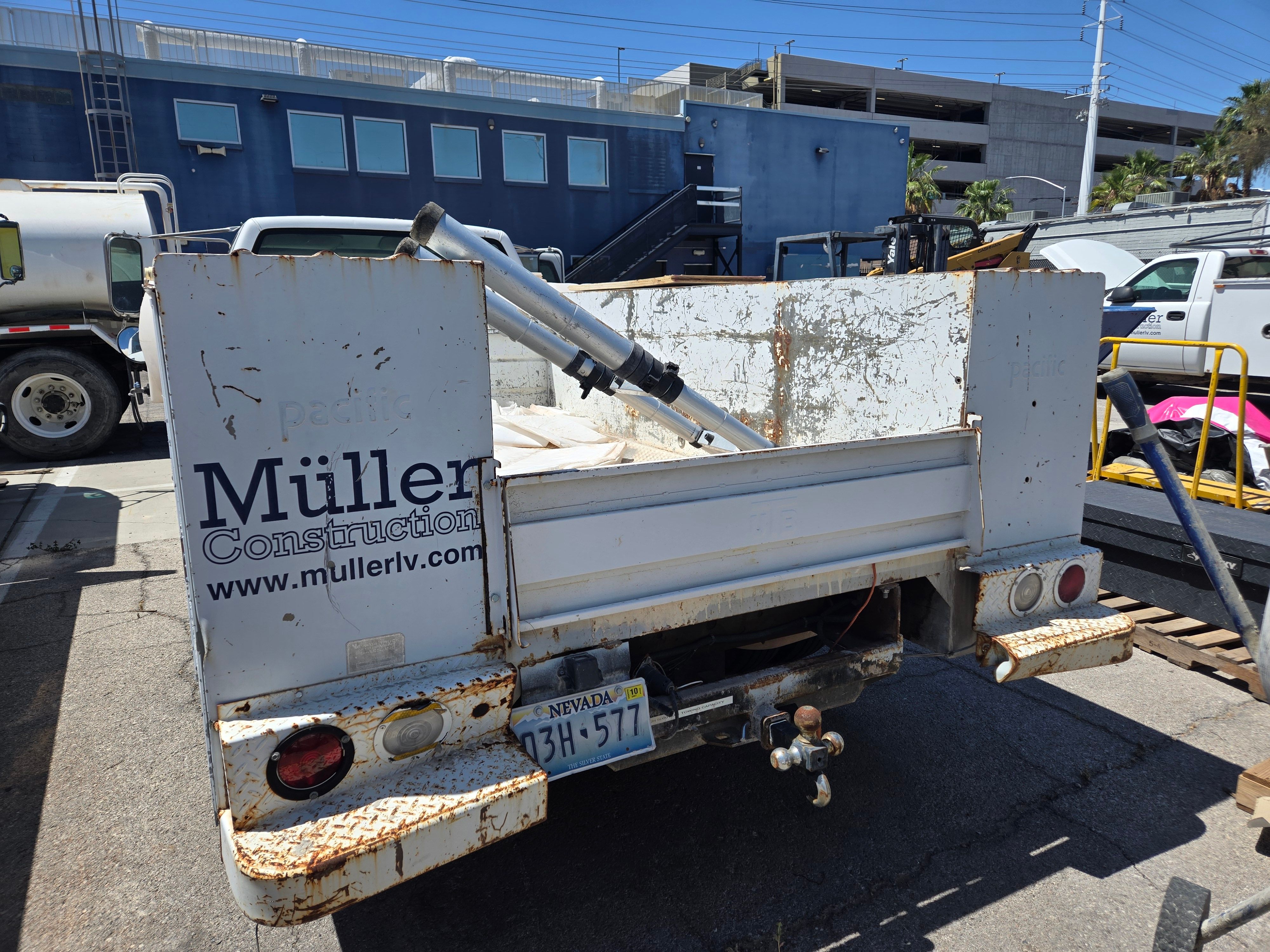 Used 2000 Chevrolet Silverado 3500 2WD Regular Cab HD image 4