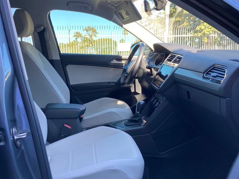 Used 2019 Volkswagen Tiguan SE image 9