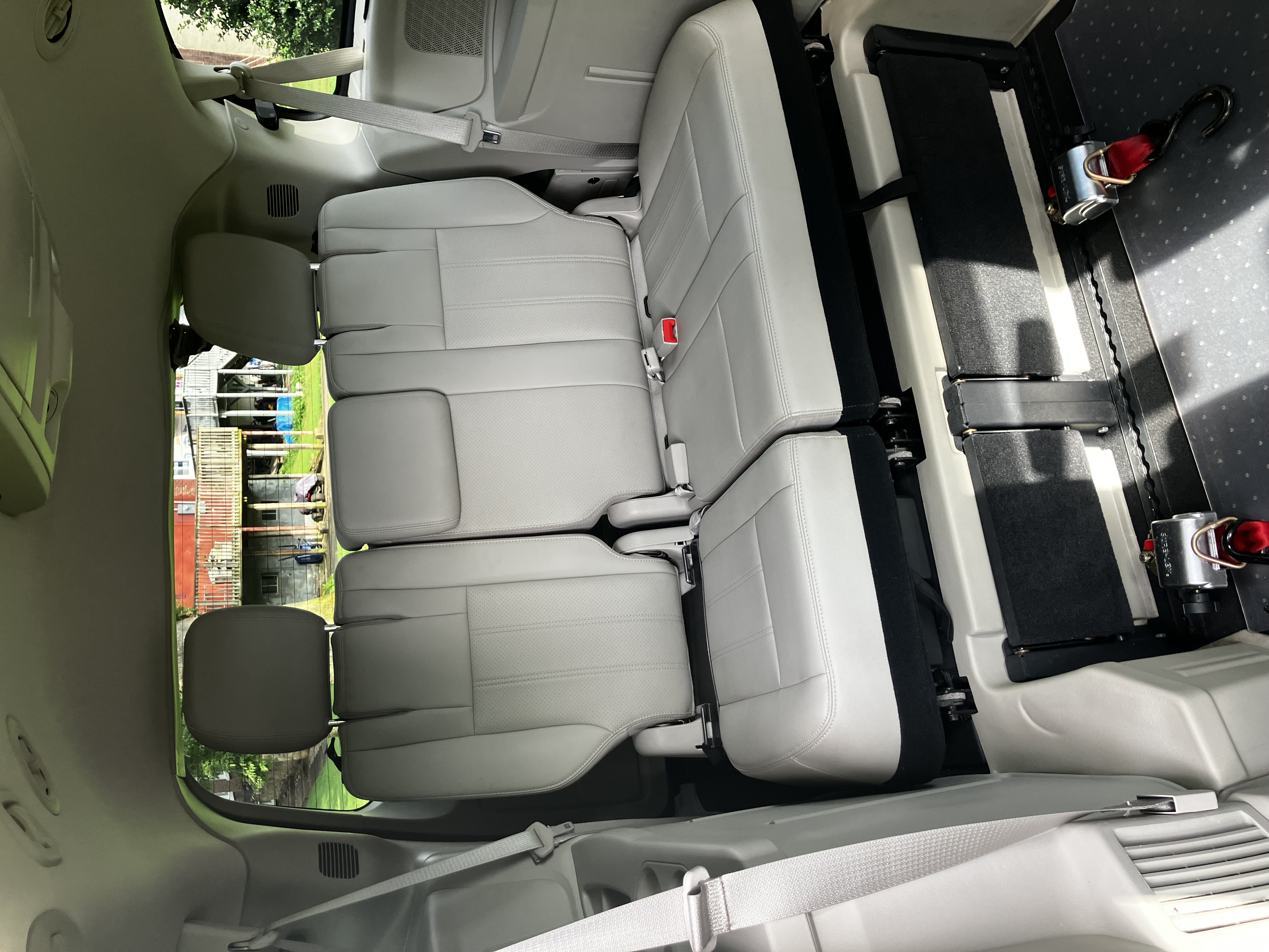 Used 2011 Chrysler Town & Country Touring-L w/ Trailer Tow Group FWD image 13