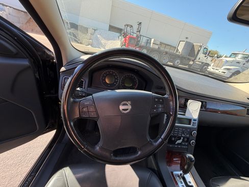 Used 2009 Volvo V70 image 11